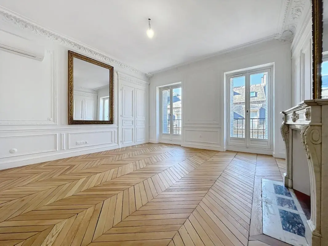 Appartement Rue de Liège à Paris