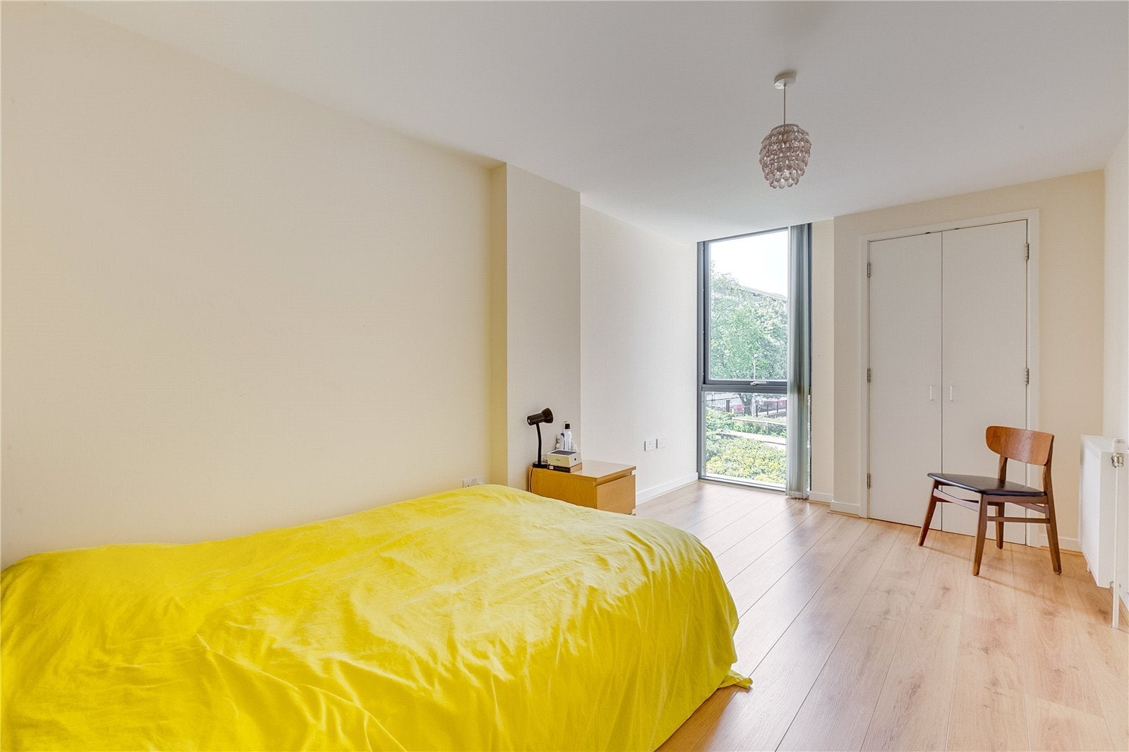 Flat Canalside Square in Greater London
