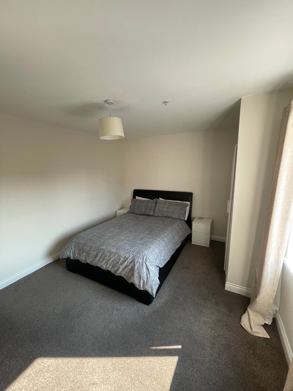 Room Victoria Road in Glasgow