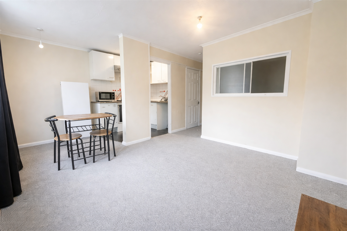 Flat Dearne Walk in Bedford