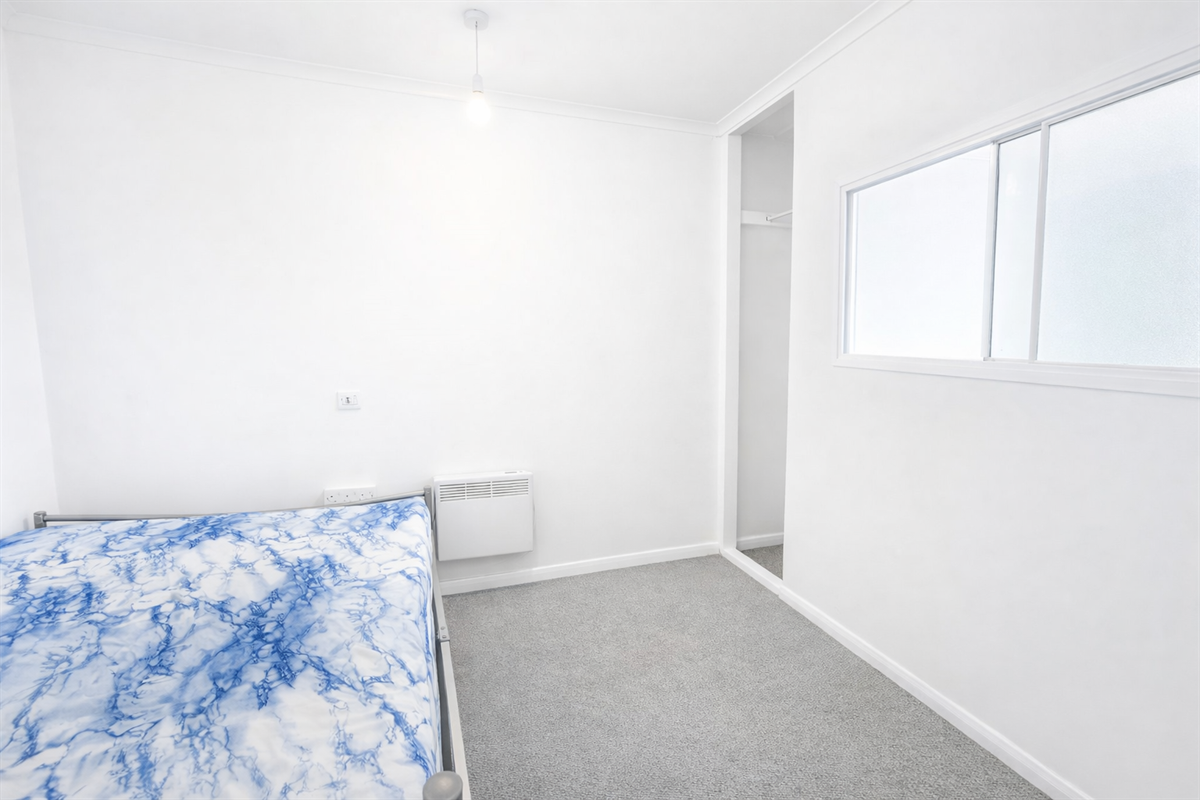 Flat Dearne Walk in Bedford