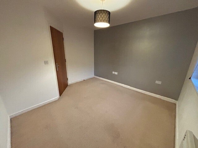 Flat Village Drive in Gorseinon