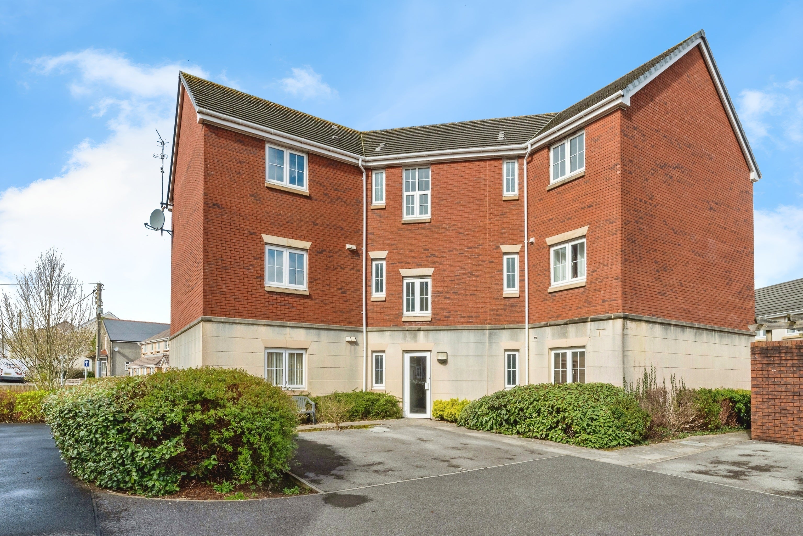 Flat Village Drive in Gorseinon