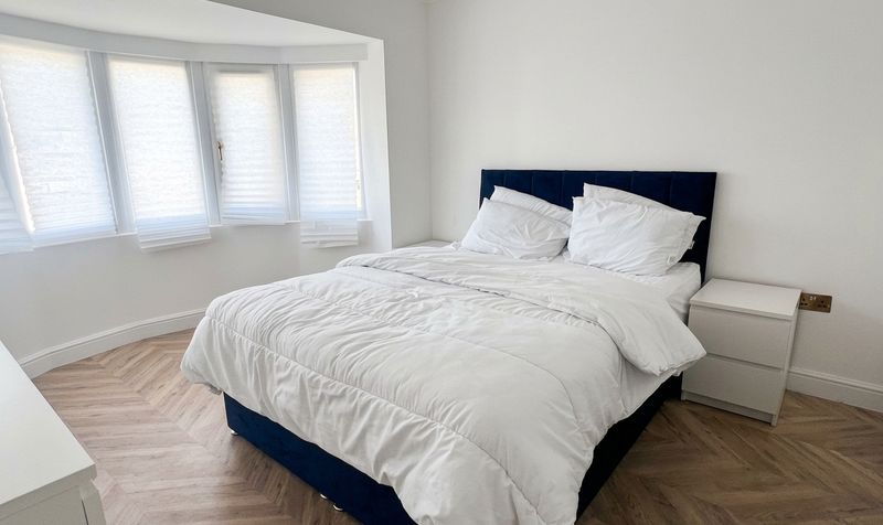 Room Axminster Crescent in London