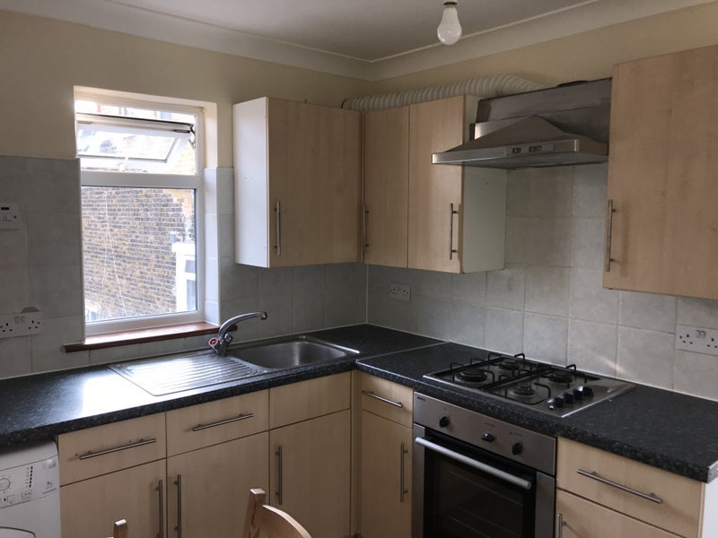 Flat Nunhead Lane in Greater London