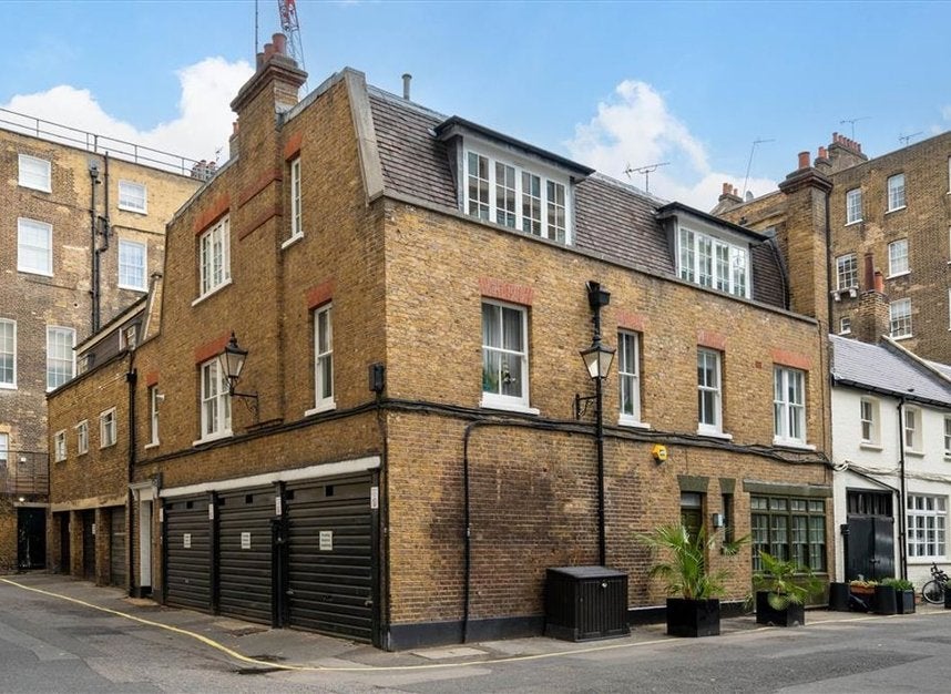 Flat Seymour Mews in City of Westminster