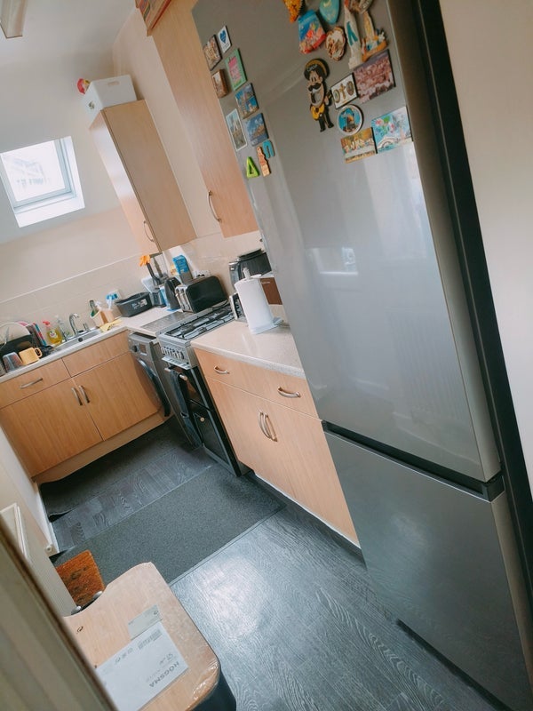 Room Risley Avenue in Greater London