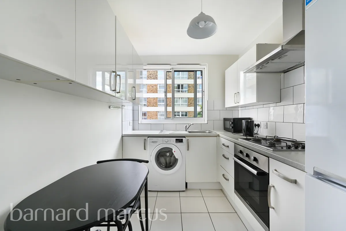 Flat Upper Richmond Road in Greater London