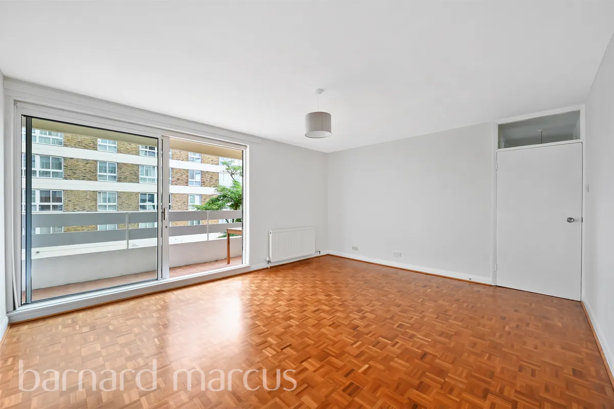 Flat Upper Richmond Road in Greater London