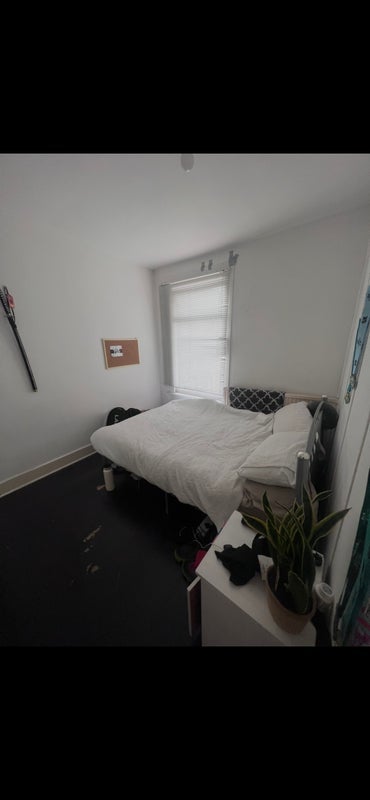 Room St Barnabas Road in Greater London