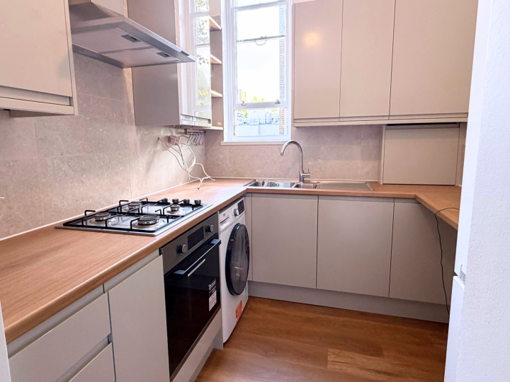 Flat Denmark Hill in Greater London