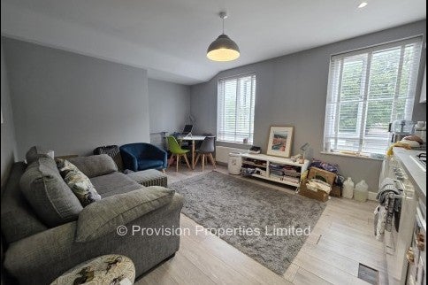 Flat Cromer Terrace in Leeds