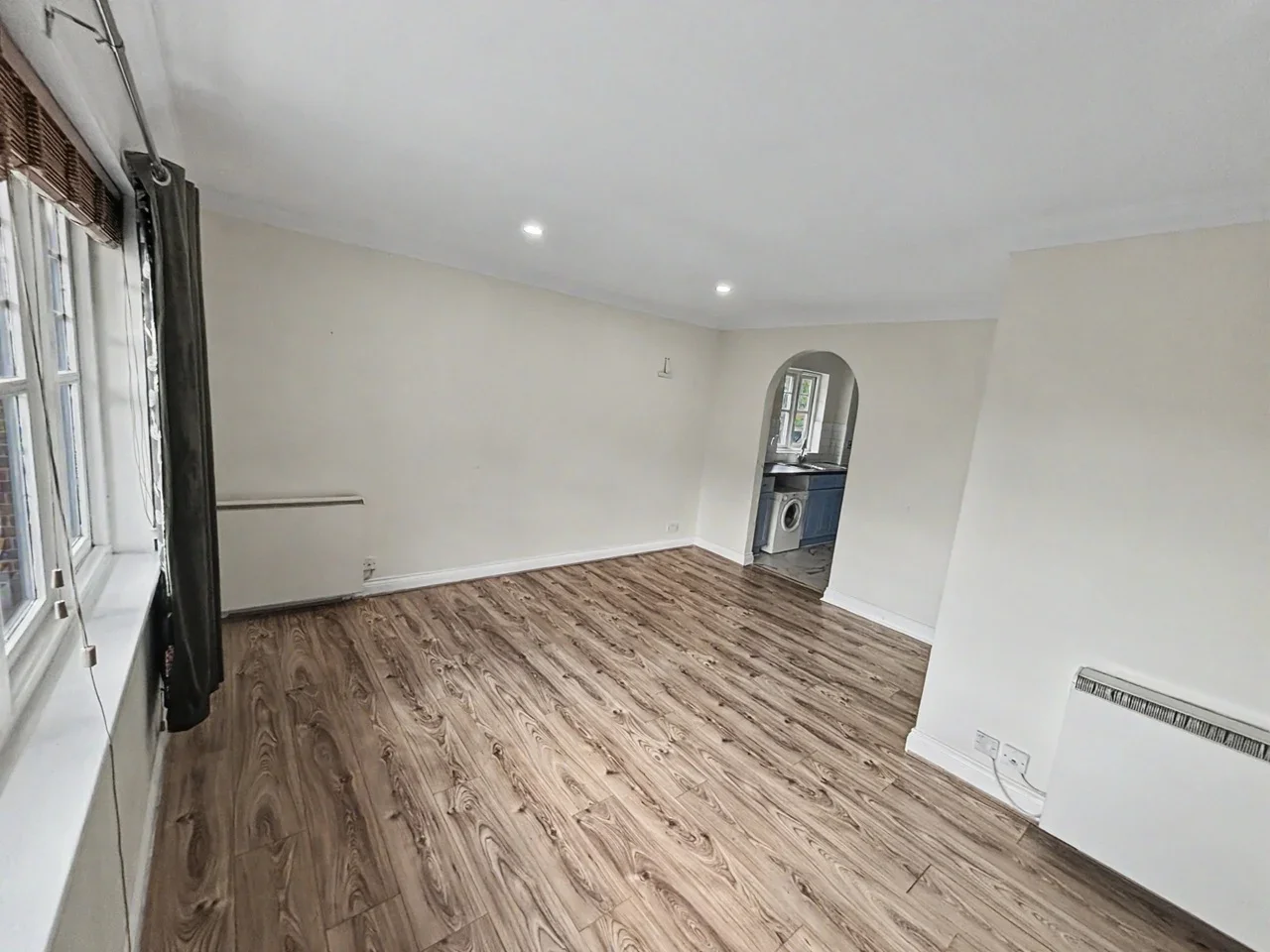 Flat Fawcett Close in Greater London