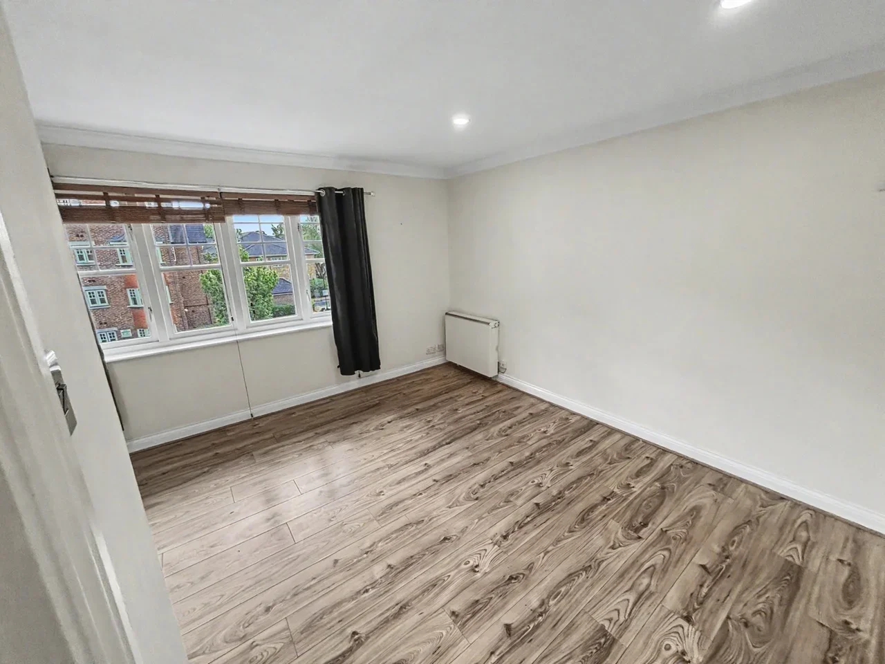 Flat Fawcett Close in Greater London