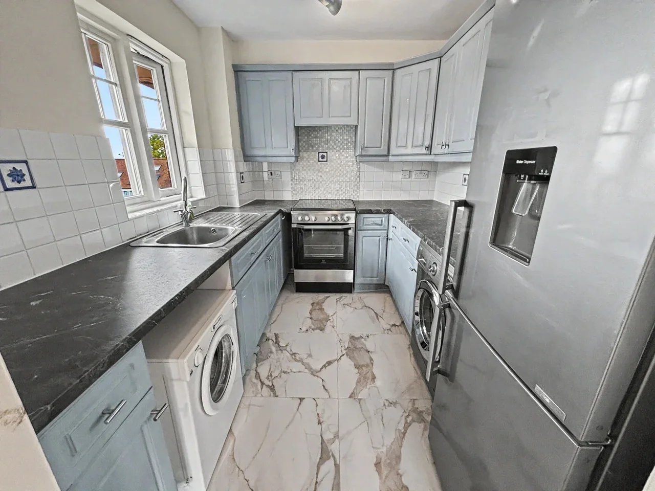 Flat Fawcett Close in Greater London