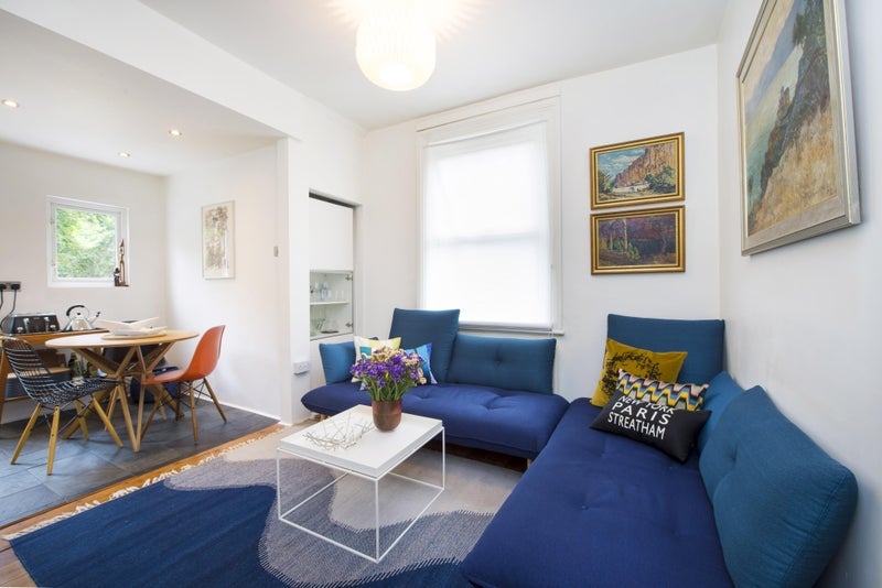 Room Fallsbrook Road in Greater London