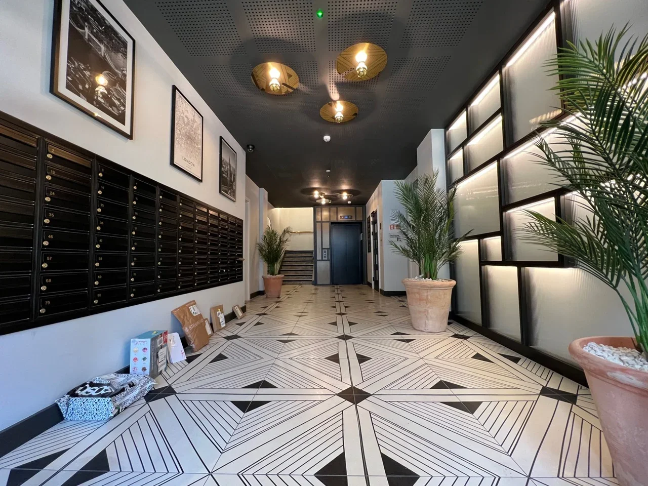 Flat Balham High Road in Greater London