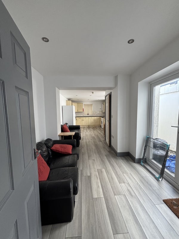 Room Merthyr Street in Cardiff