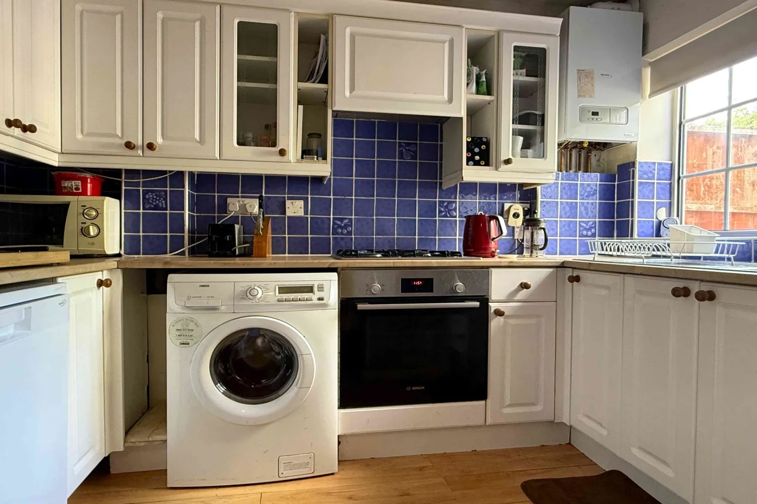 House Trenchard Close in Elmbridge