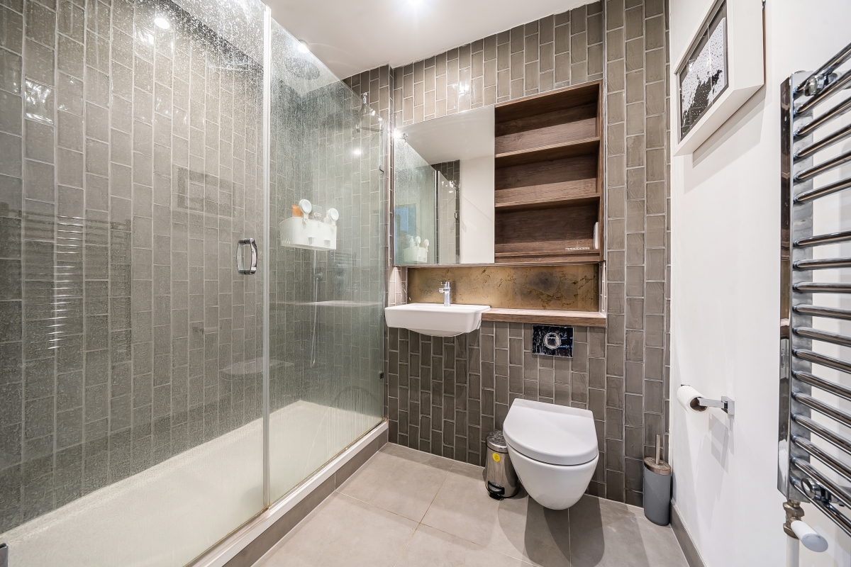 Flat Ottley Drive in Greater London