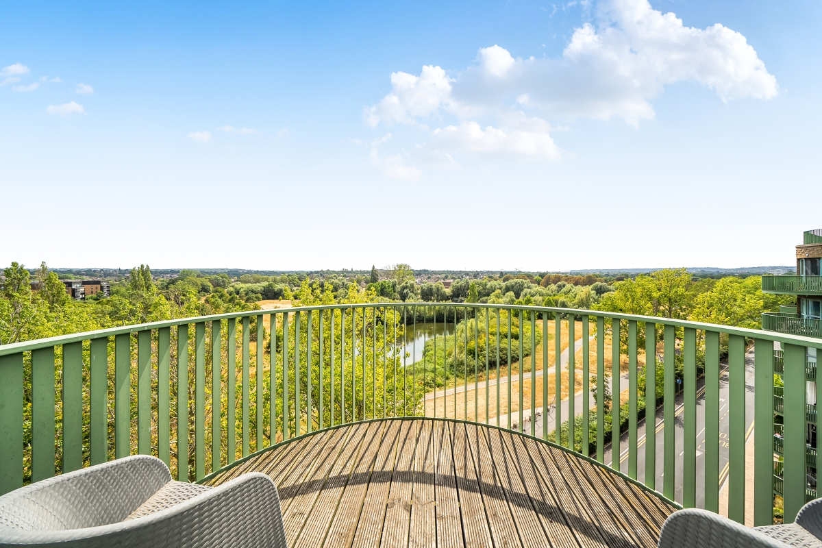Flat Ottley Drive in Greater London
