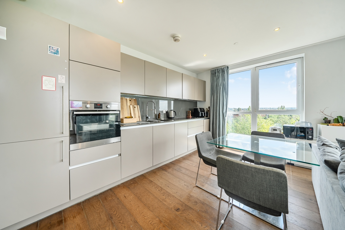 Flat Ottley Drive in Greater London