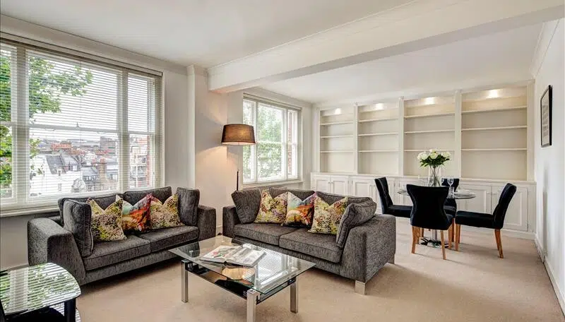 Flat Hill Street in City of Westminster