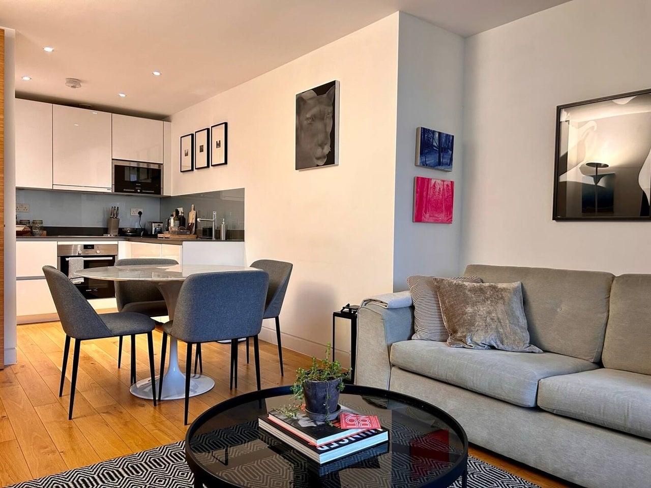 Flat Leonard Street in Greater London
