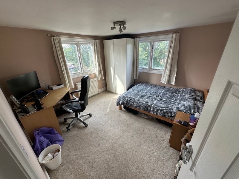 Room Tierney Road in Greater London