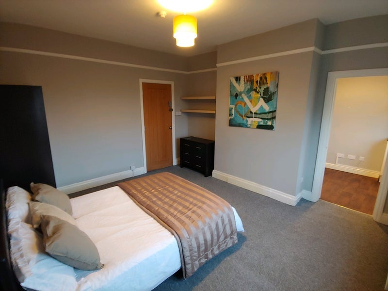Room Fountain Road in Birmingham