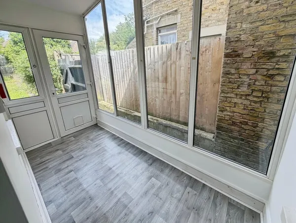 Flat Holland Road in Maidstone