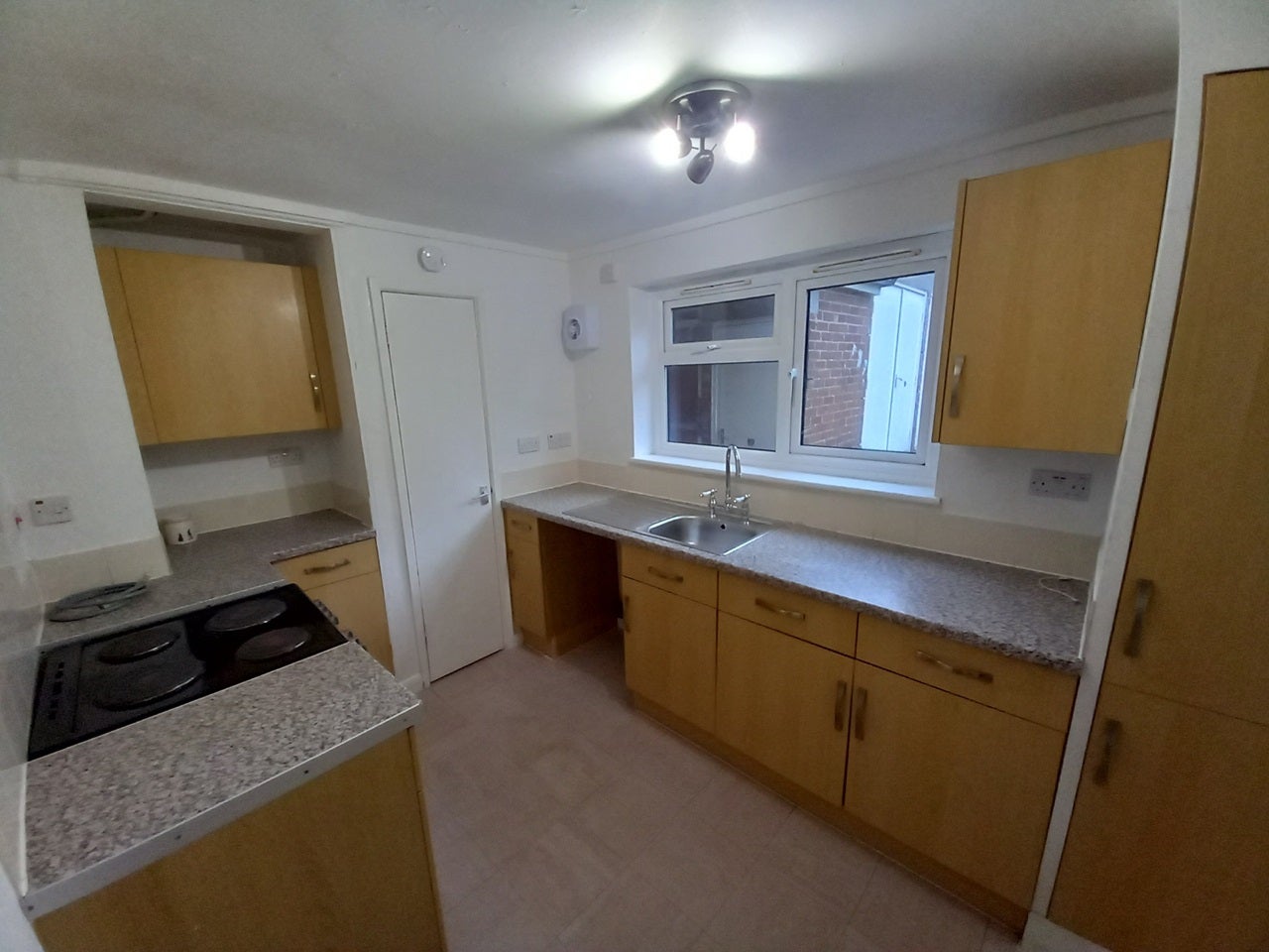 Flat Blackthorn Crescent in Exeter
