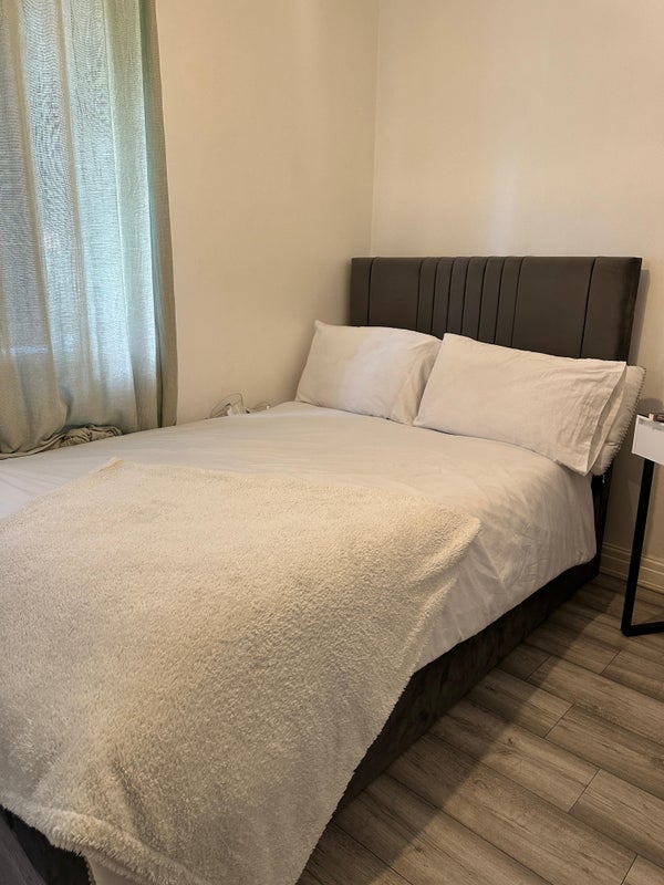 Room Bowdon Avenue in Manchester