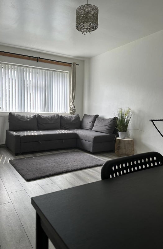 Room Bowdon Avenue in Manchester