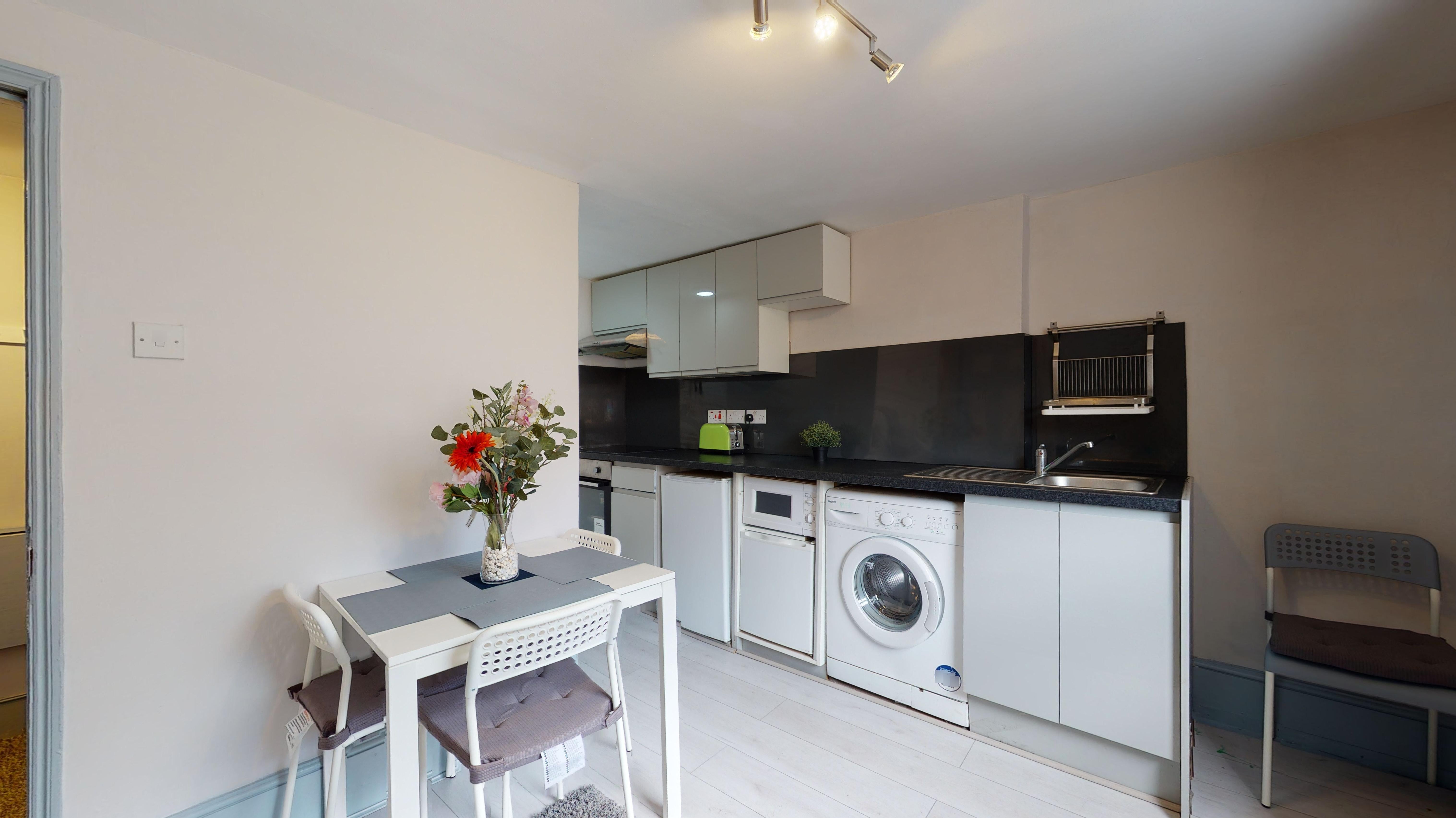 Flat Tavistock Place in Greater London
