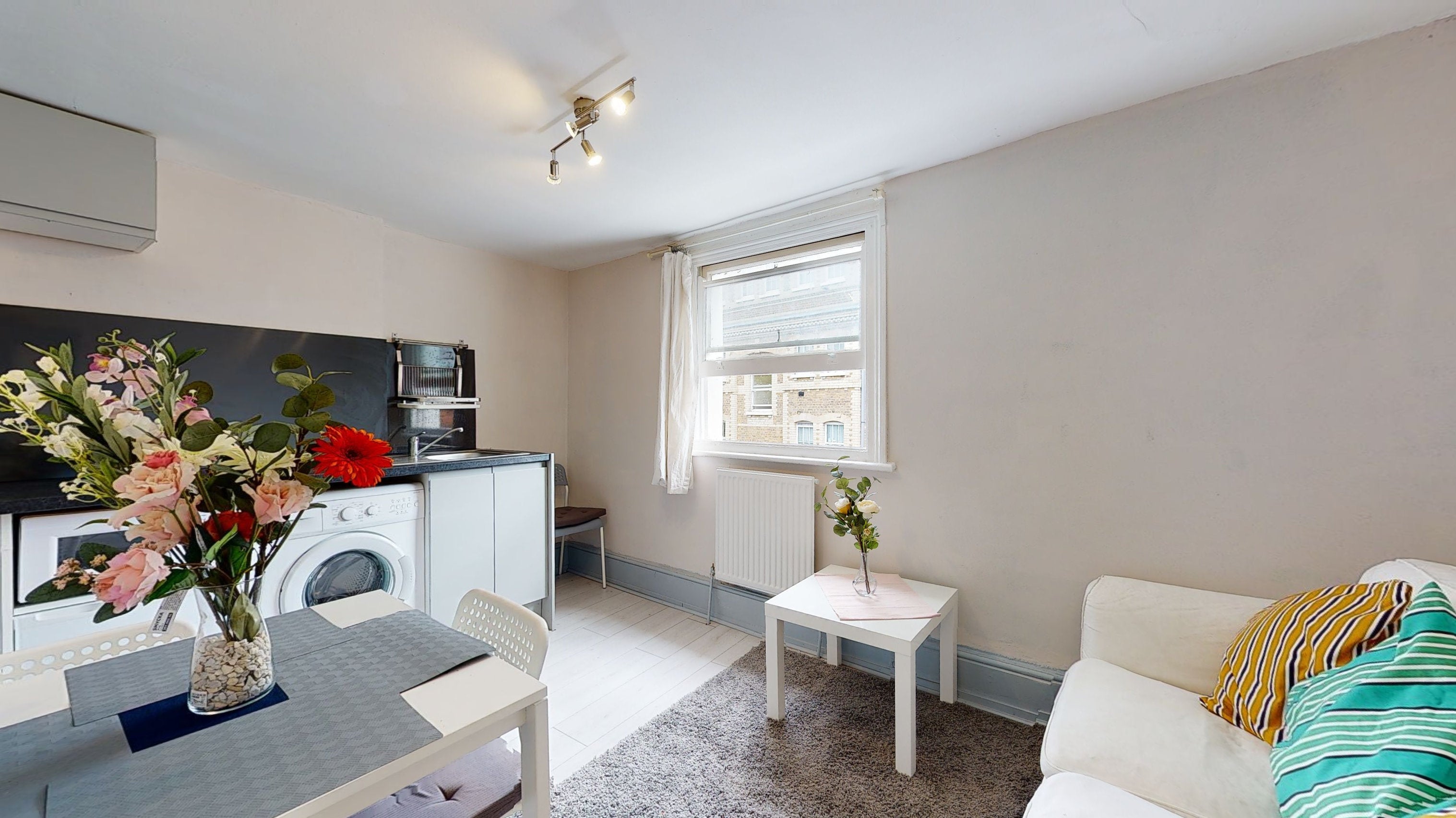 Flat Tavistock Place in Greater London