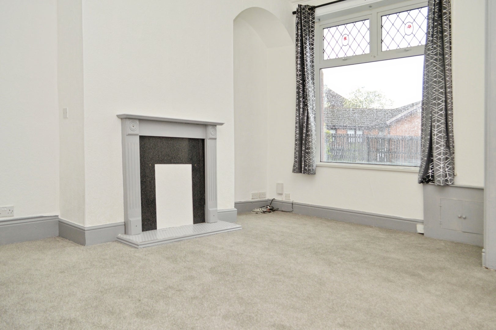 House Stockfield Road in Chadderton