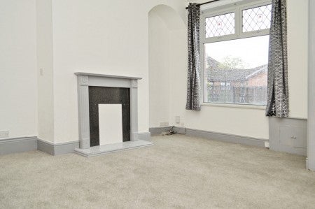 House Stockfield Road in Chadderton