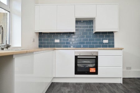 House Stockfield Road in Chadderton