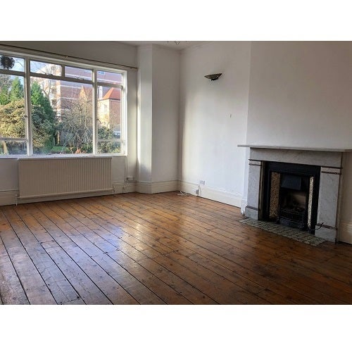 Flat Coolhurst Road in London