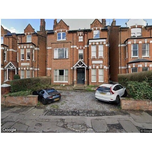 Flat Coolhurst Road in London