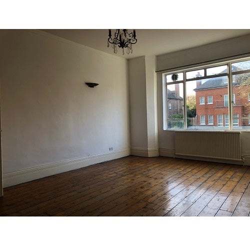 Flat Coolhurst Road in London