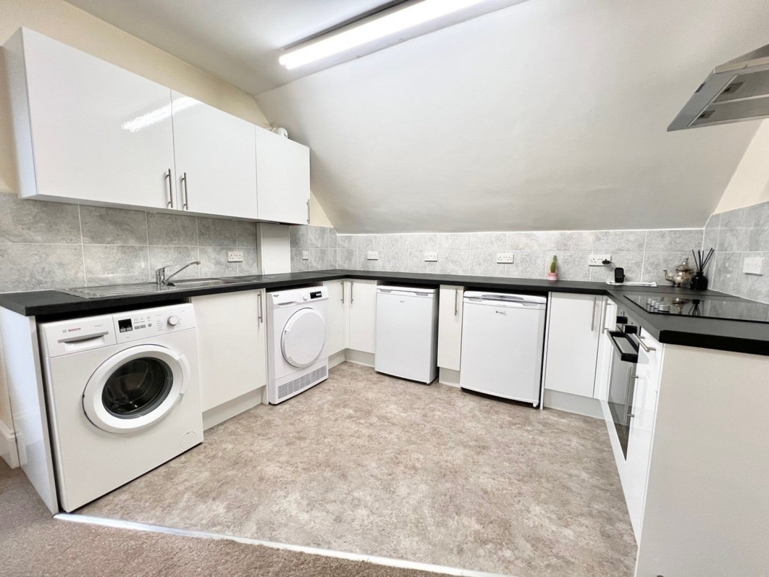 Flat Haling Grove in Greater London