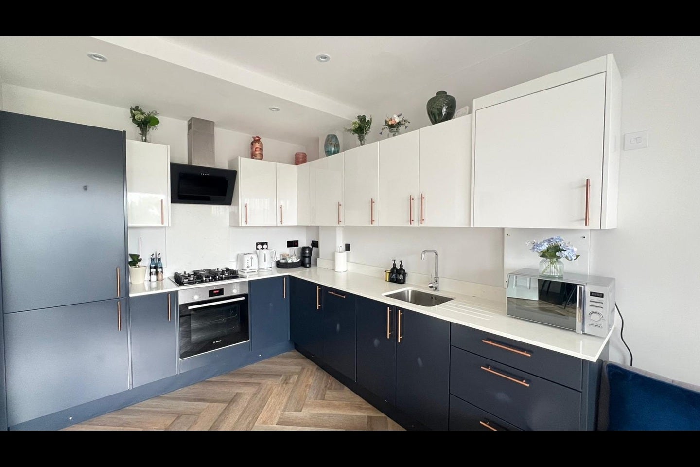 Flat Victoria Road in Greater London