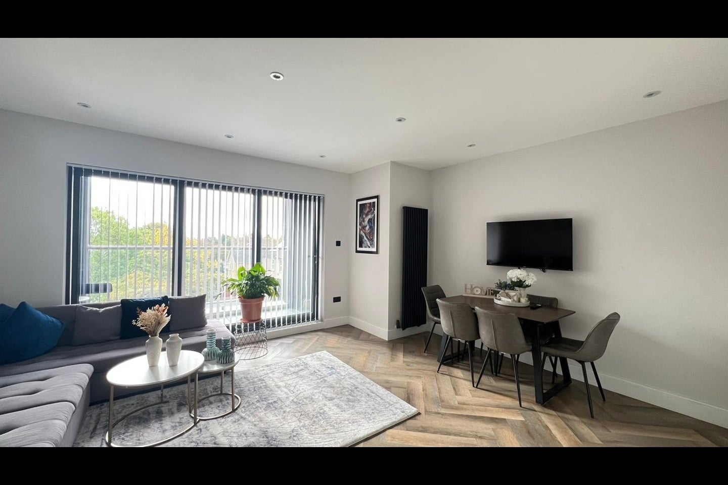 Flat Victoria Road in Greater London