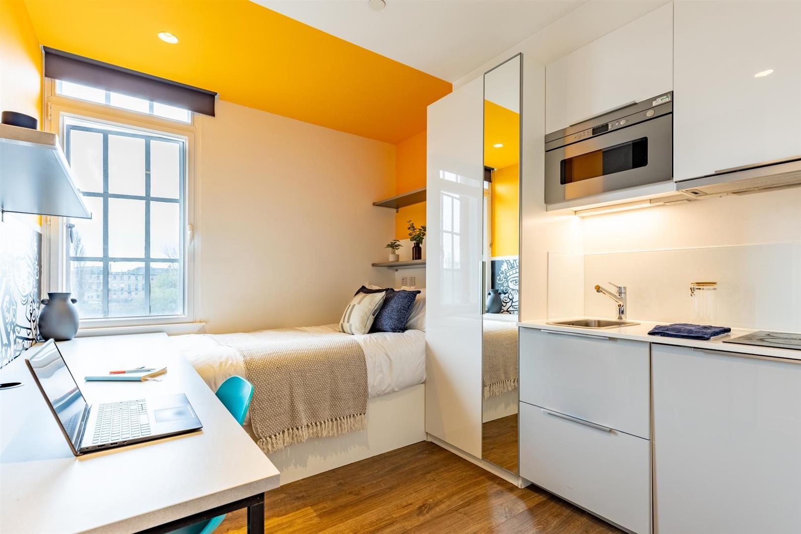 Room Clyde Street in Glasgow