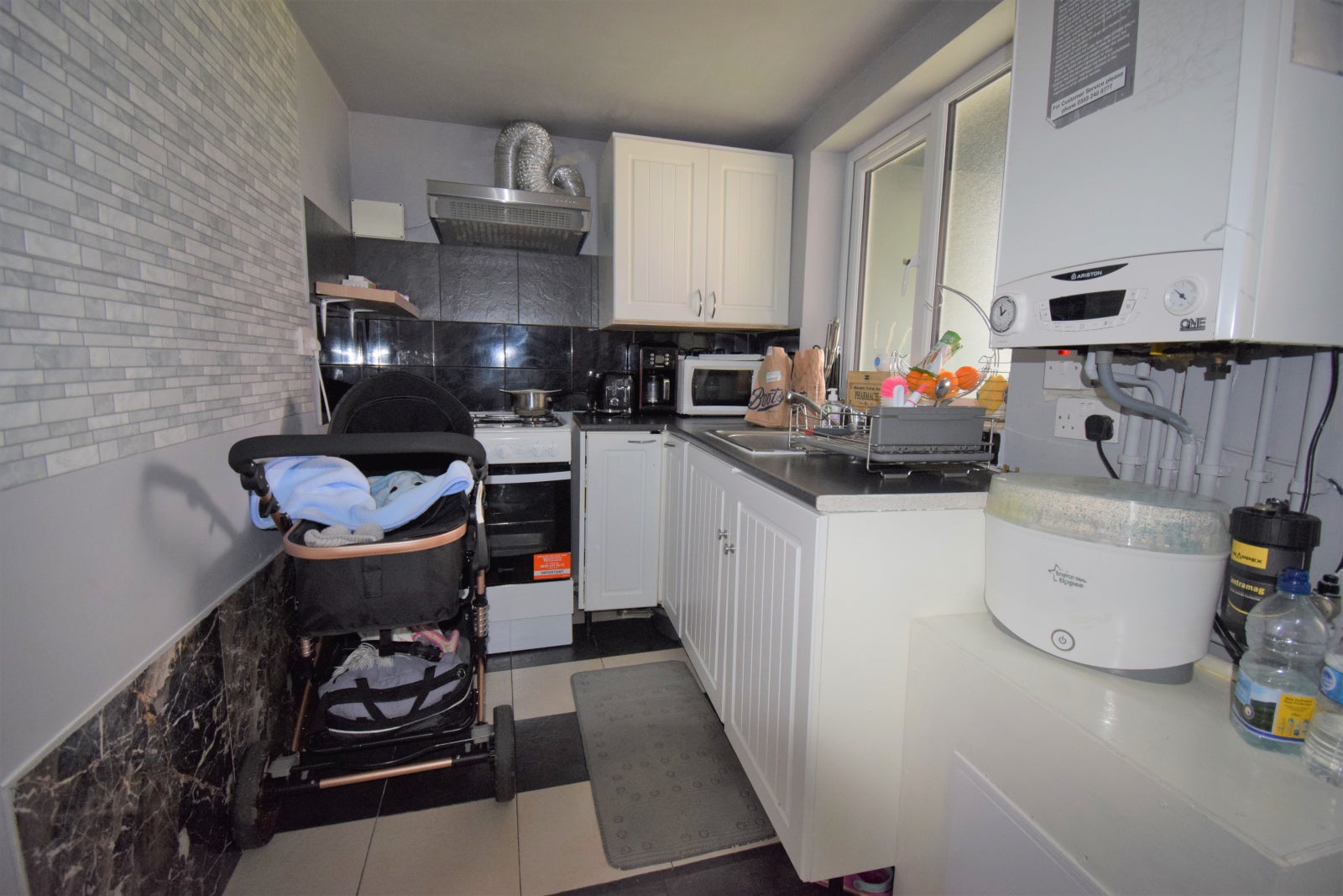 Flat Mayesbrook Road in Greater London