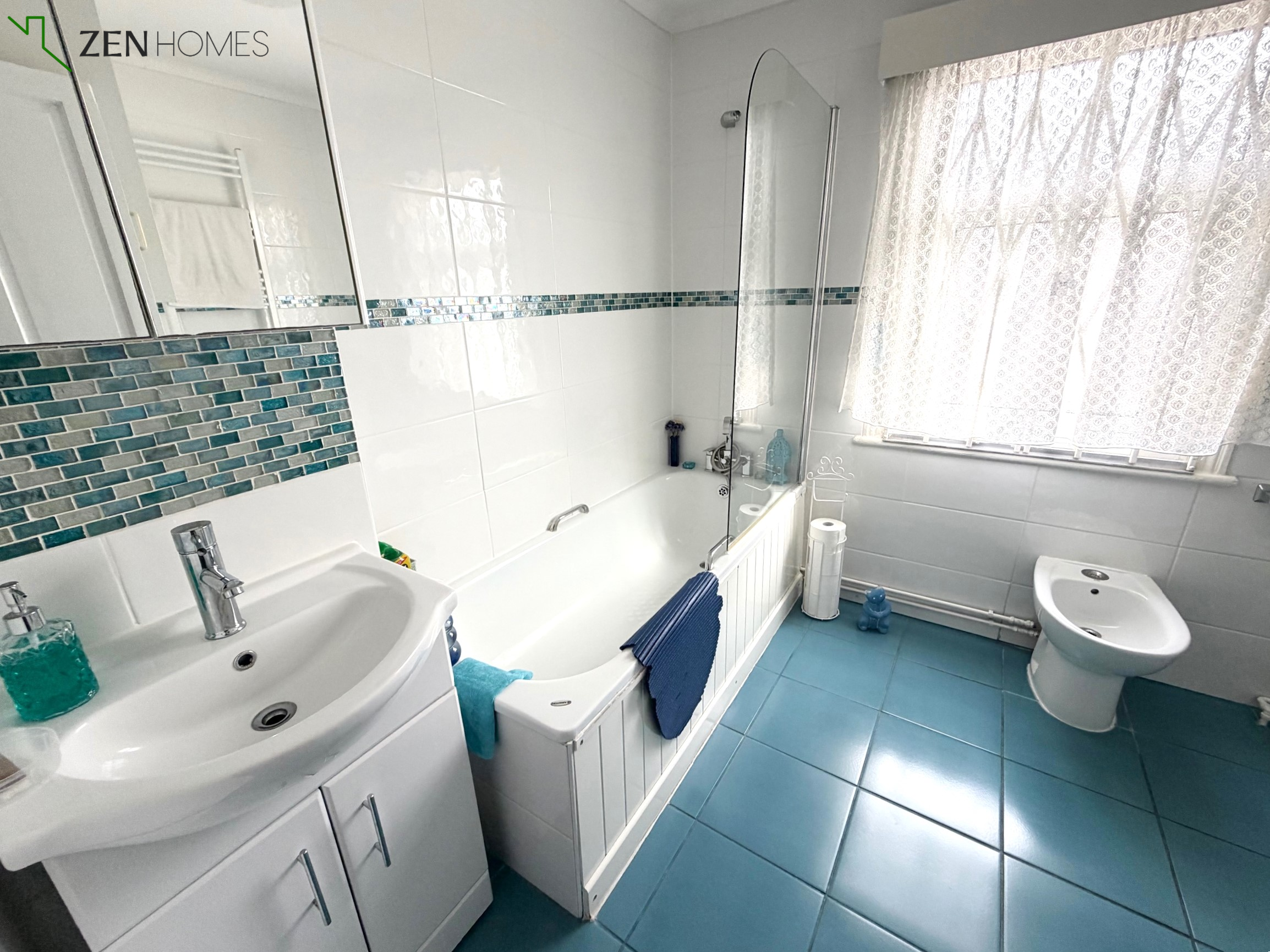Room Selborne Road in Greater London