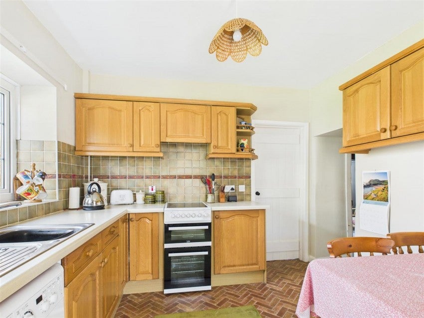 House Wapping Lane in Great Edstone