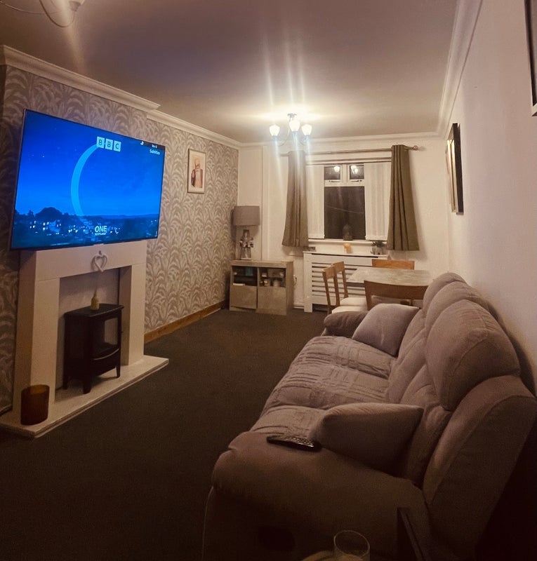 Room Woodside Place in Viewpark